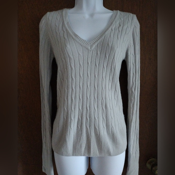 Pink Rose Gray Cable Knit V-Neck Sweater Small - Picture 6 of 16